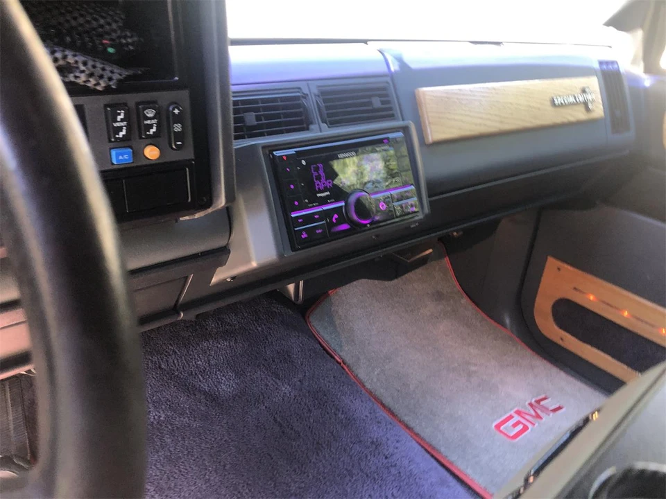 1989 GMC Sierra 1st Gen - Image 23 of 30