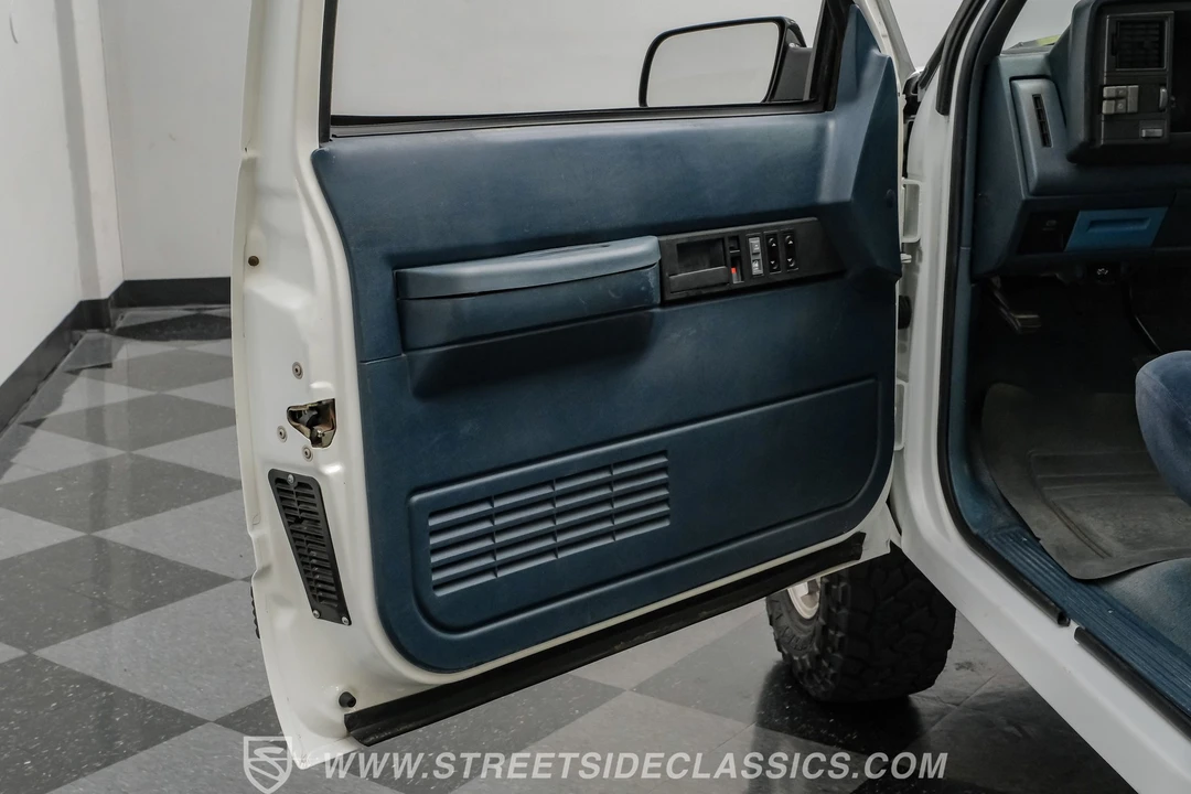 1989 GMC Sierra 1st Gen - Image 23 of 31