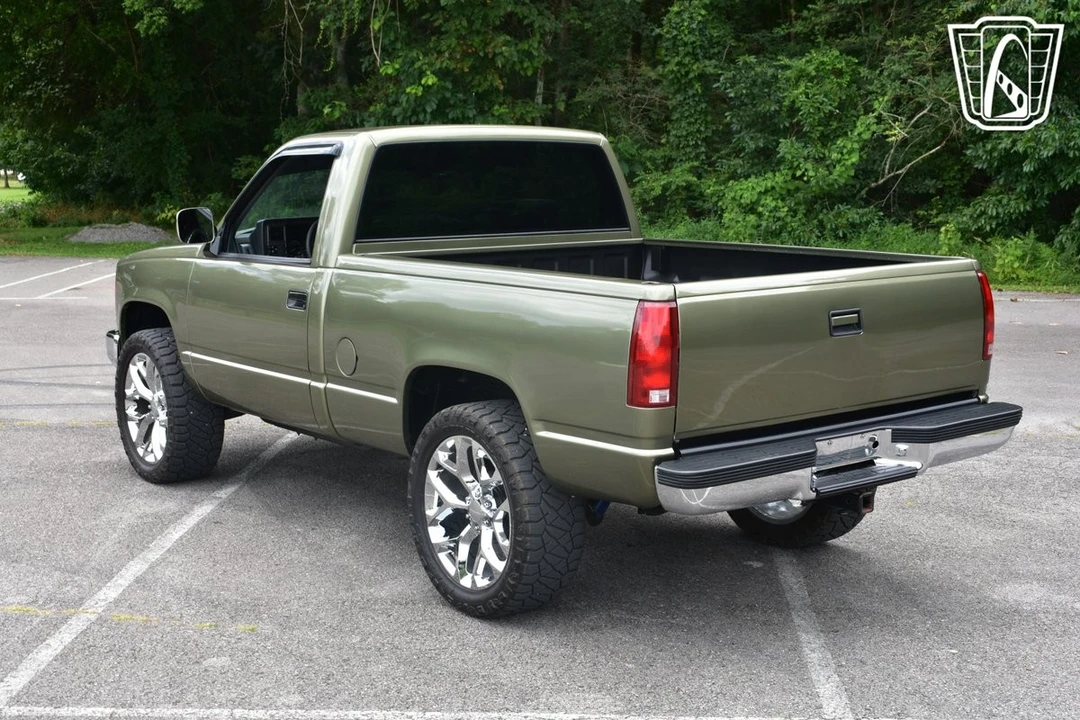 1989 GMC Sierra 1st Gen - Image 10 of 12