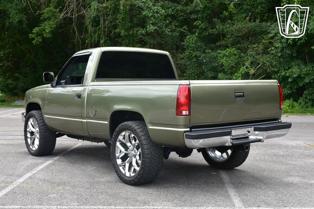 1989 GMC Sierra 1st Gen - Image 11 of 12