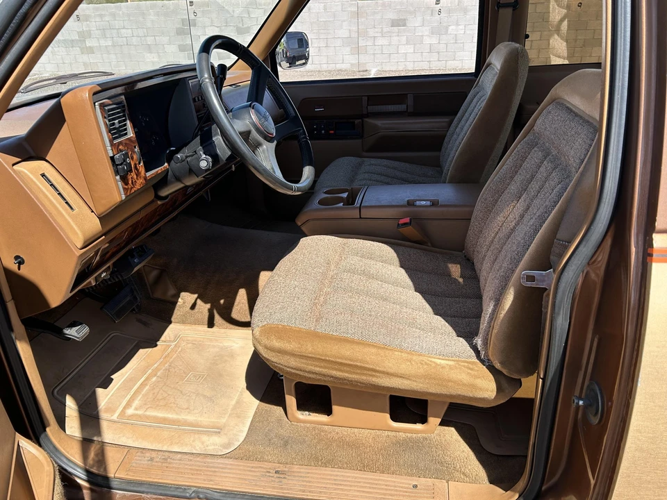 1989 GMC Sierra 1st Gen - Image 25 of 31