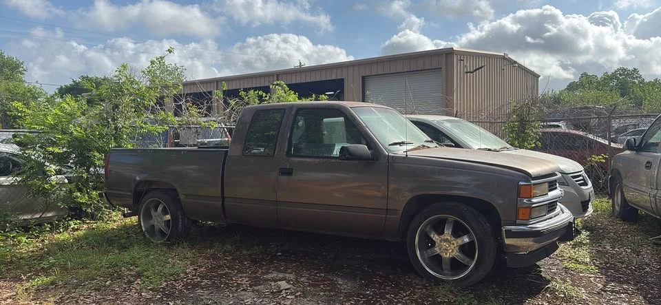 1989 GMC Sierra 1st Gen - Image 2 of 4