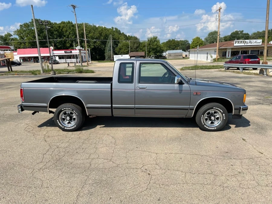1989 GMC Sierra 1st Gen - Image 2 of 9
