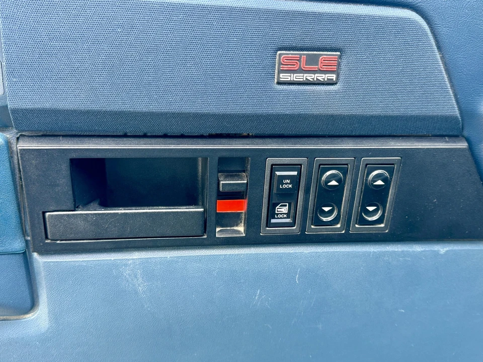 1989 GMC Sierra 1st Gen - Image 30 of 31