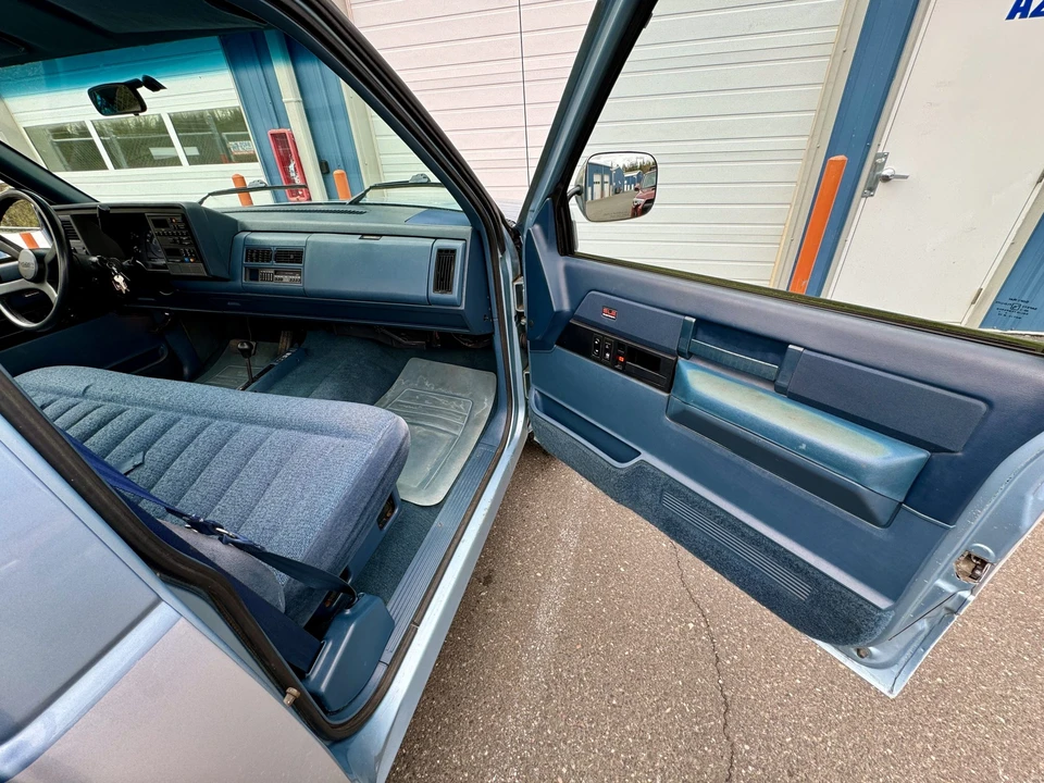 1989 GMC Sierra 1st Gen - Image 28 of 31