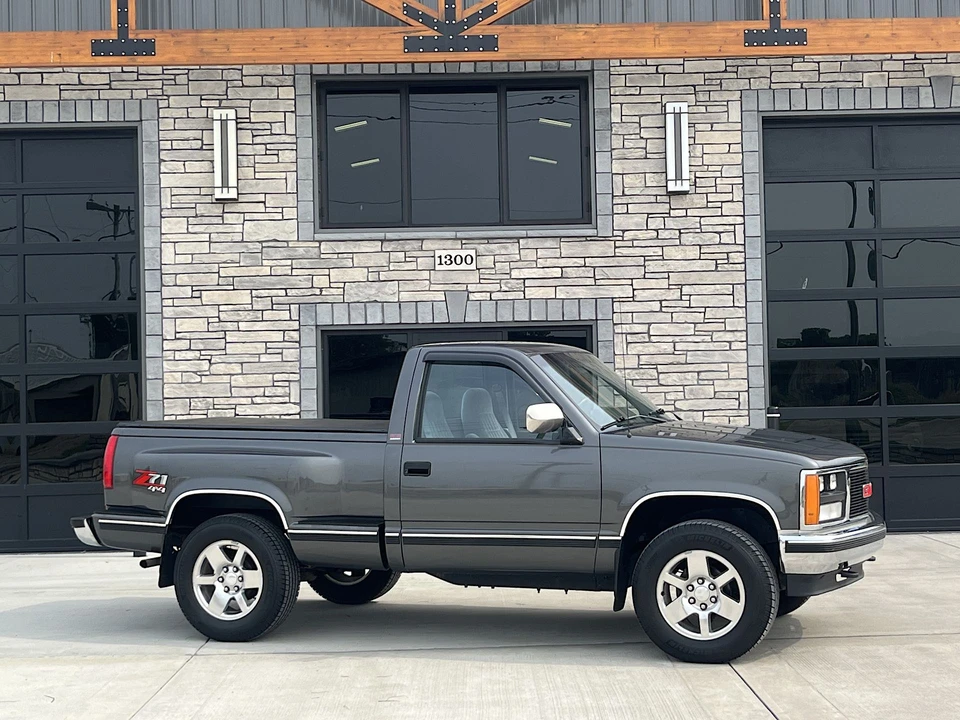 1989 GMC Sierra 1st Gen - Image 2 of 31