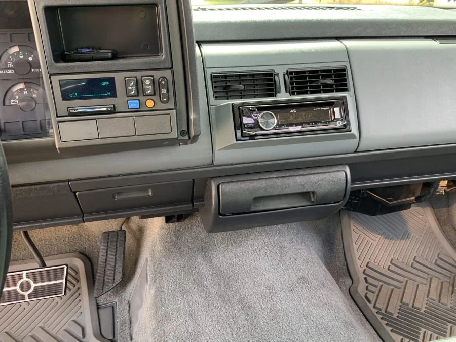 1989 GMC Sierra 1st Gen - Image 5 of 13