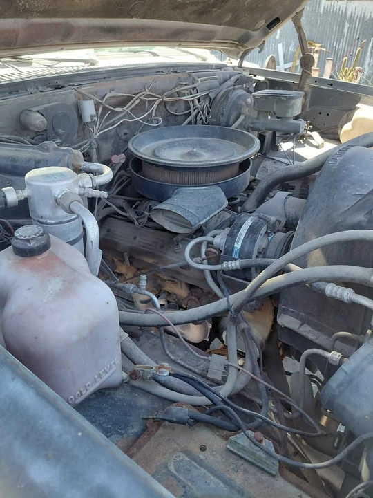 1989 GMC Suburban 7th Gen - Image 8 of 8
