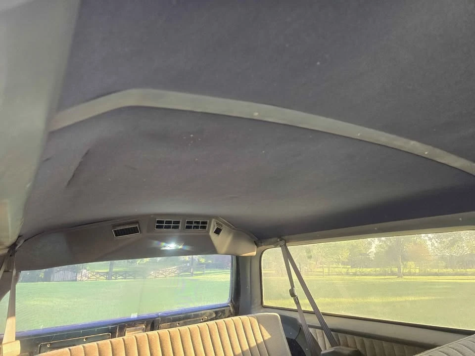 1989 GMC Suburban 7th Gen - Image 7 of 14