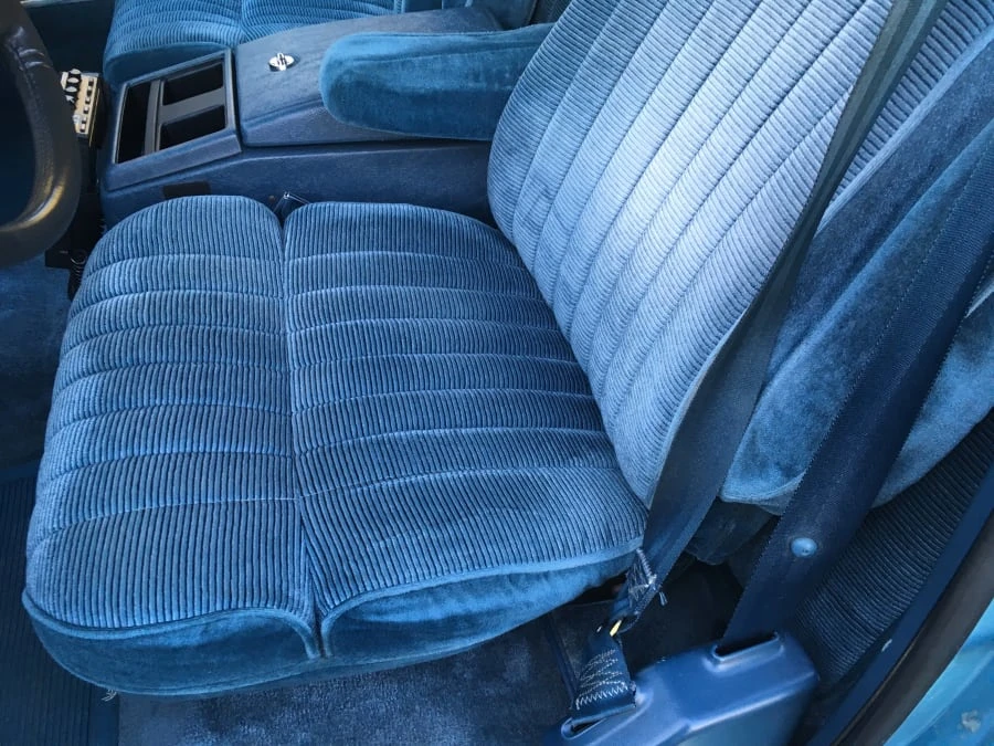 1989 GMC Suburban 7th Gen - Image 6 of 9