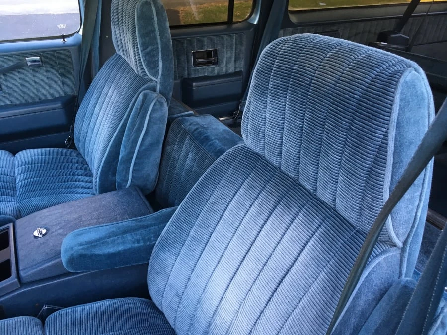 1989 GMC Suburban 7th Gen - Image 5 of 9