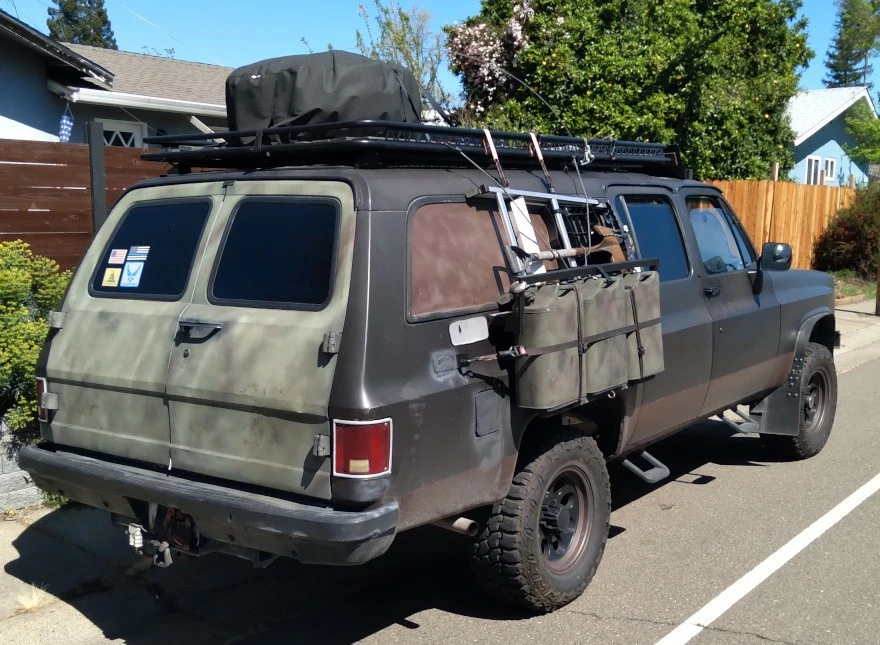 1989 GMC Suburban 7th Gen - Image 4 of 25