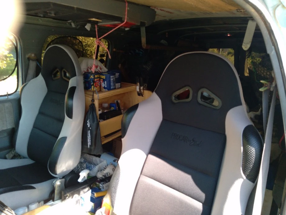 1989 GMC Suburban 7th Gen - Image 18 of 25