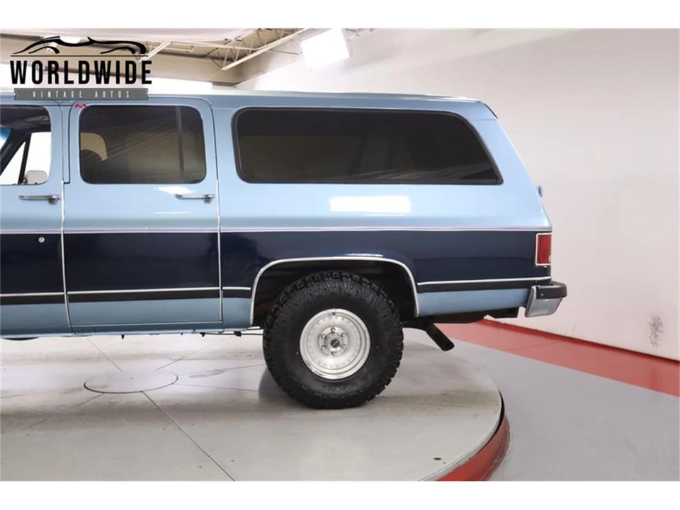 1989 GMC Suburban 7th Gen - Image 10 of 31