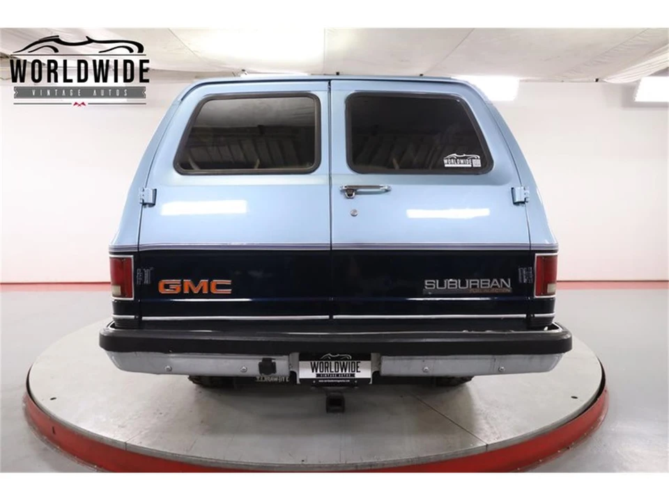 1989 GMC Suburban 7th Gen - Image 17 of 31
