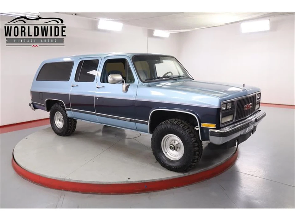 1989 GMC Suburban 7th Gen - Image 2 of 31