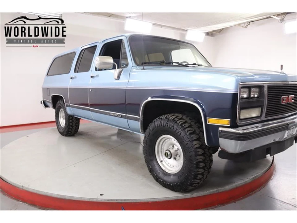 1989 GMC Suburban 7th Gen - Image 14 of 31