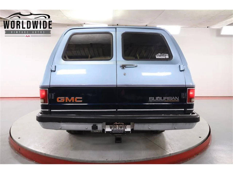 1989 GMC Suburban 7th Gen - Image 18 of 31