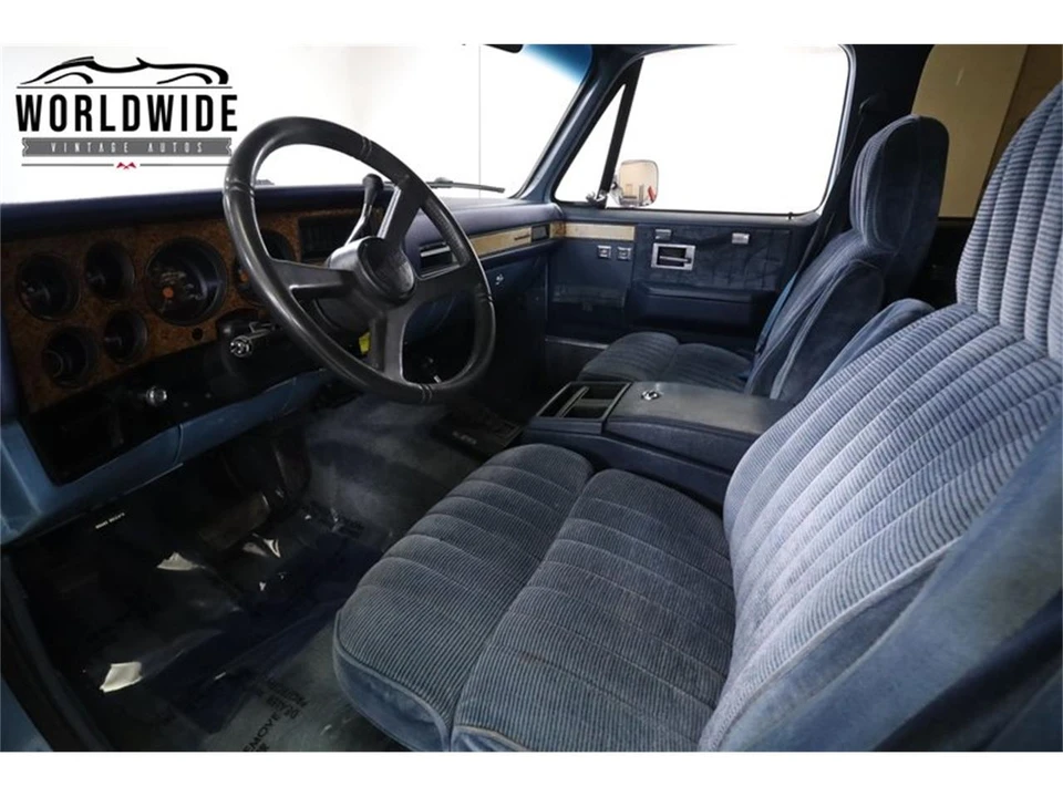 1989 GMC Suburban 7th Gen - Image 30 of 31