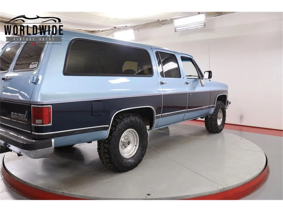 1989 GMC Suburban 7th Gen - Image 24 of 31
