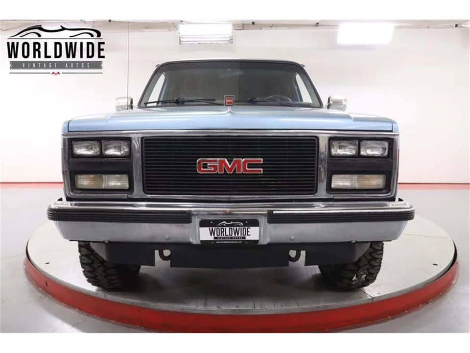 1989 GMC Suburban 7th Gen - Image 15 of 31