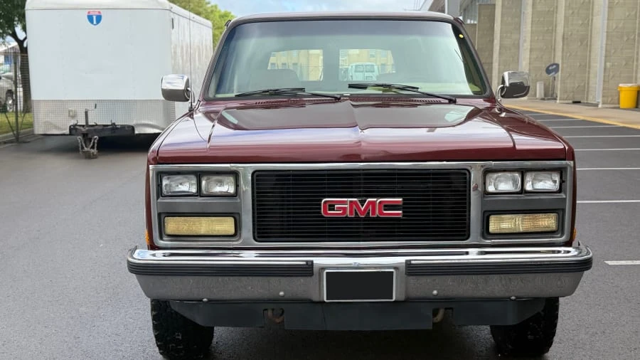 1989 GMC Suburban 7th Gen - Image 3 of 9