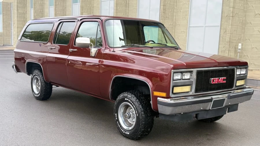1989 GMC Suburban 7th Gen - Image 5 of 9