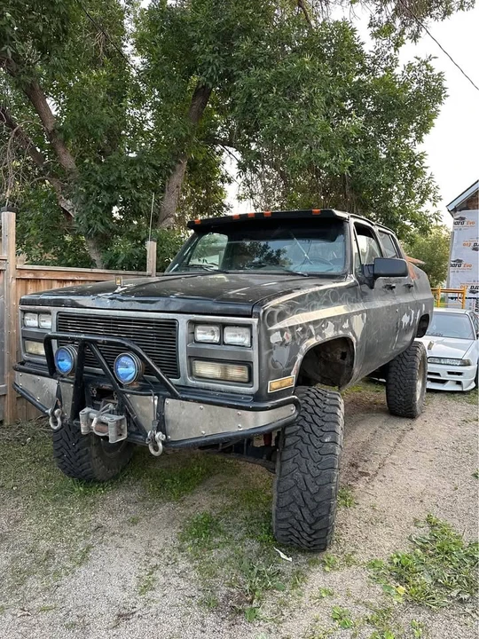 1989 GMC Suburban 7th Gen - Image 5 of 7