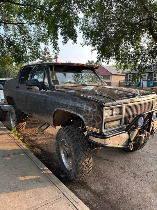 1989 GMC Suburban 7th Gen - Image 7 of 7