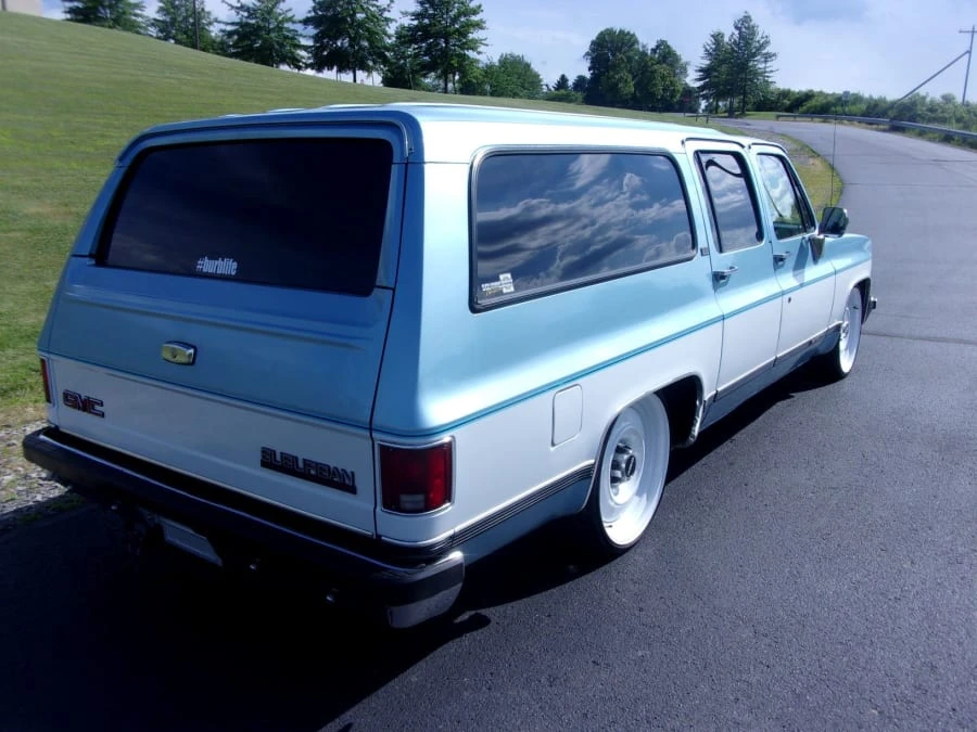 1989 GMC Suburban 7th Gen - Image 3 of 12