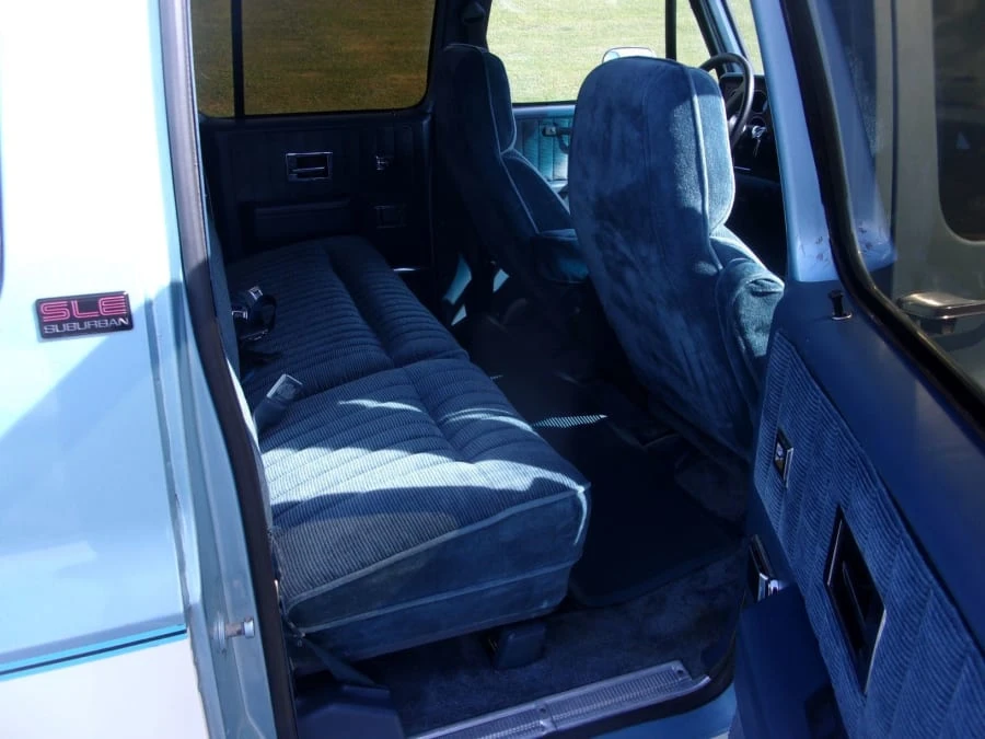 1989 GMC Suburban 7th Gen - Image 8 of 12
