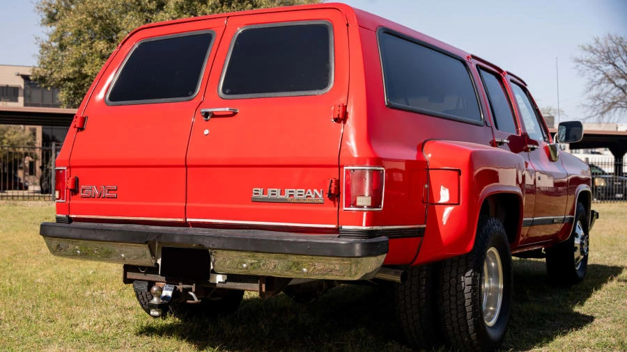 1989 GMC Suburban 7th Gen - Image 7 of 31