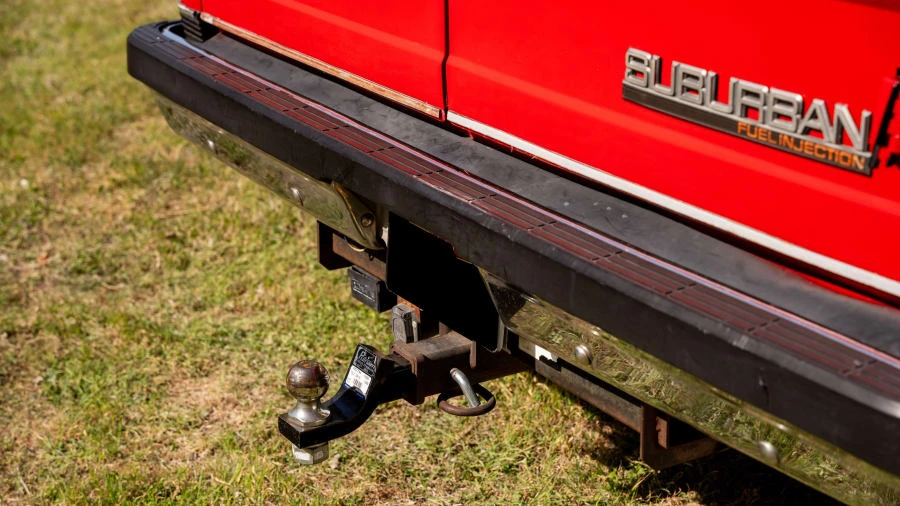 1989 GMC Suburban 7th Gen - Image 9 of 31
