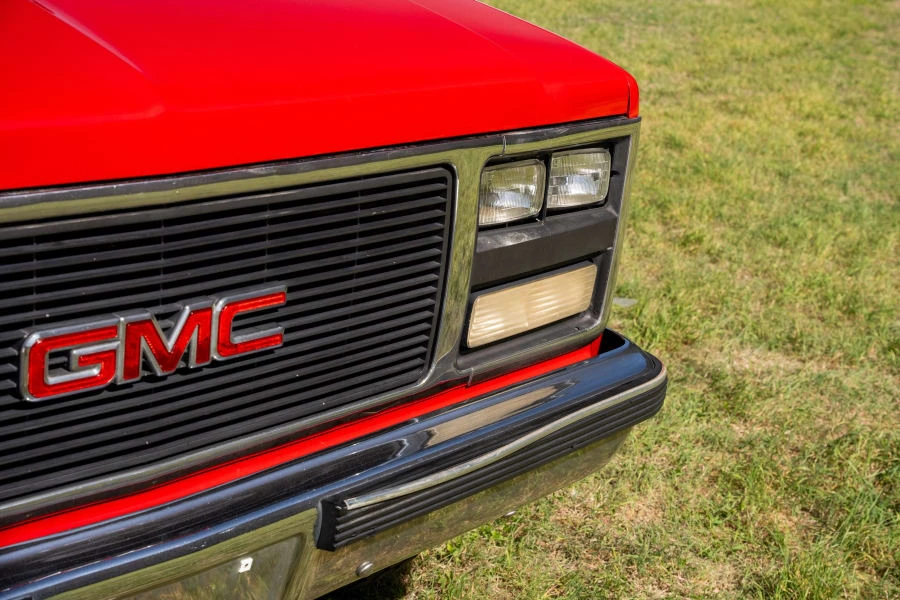 1989 GMC Suburban 7th Gen - Image 31 of 31