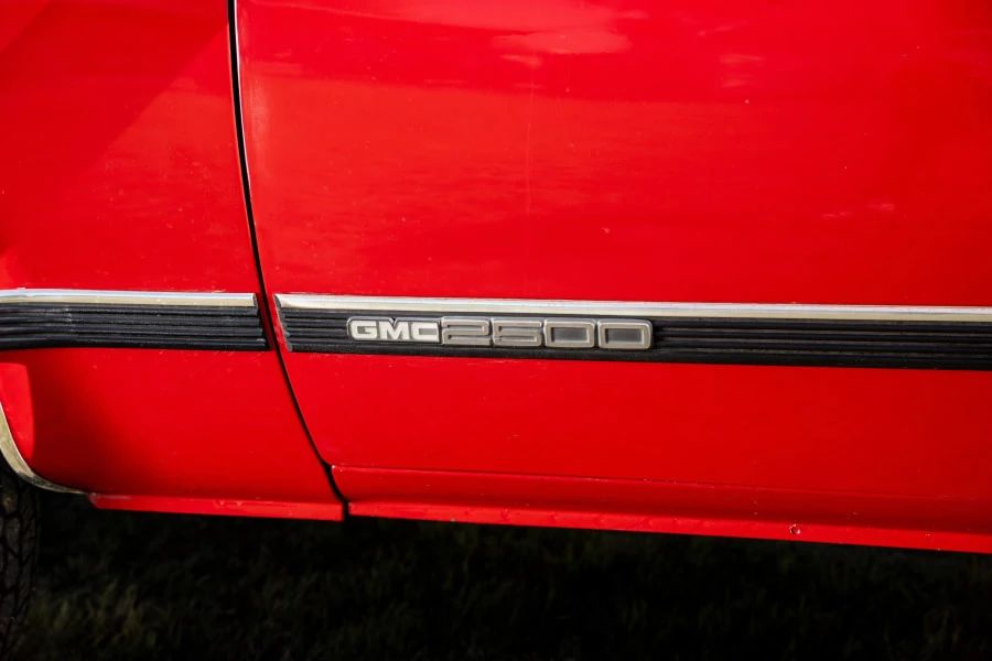 1989 GMC Suburban 7th Gen - Image 10 of 31