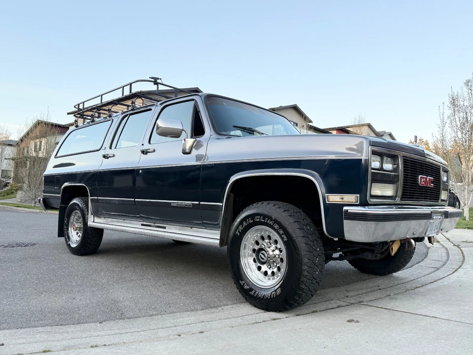 1989 GMC Suburban 7th Gen - Image 2 of 21