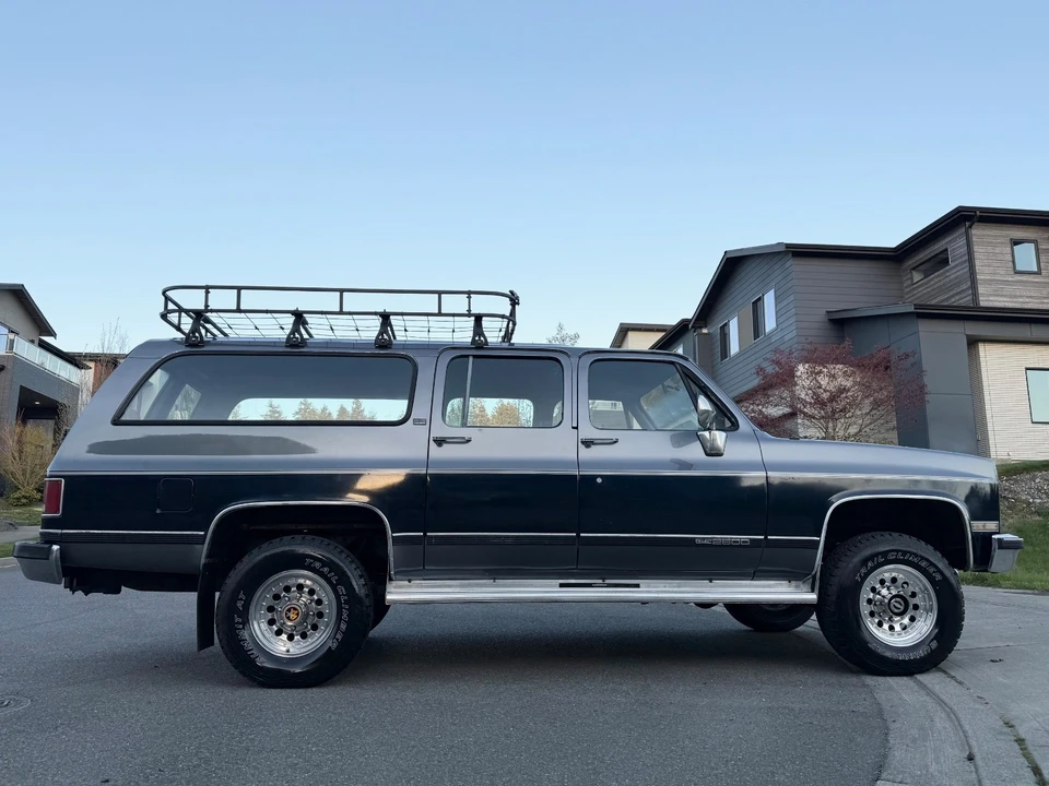 1989 GMC Suburban 7th Gen - Image 5 of 21