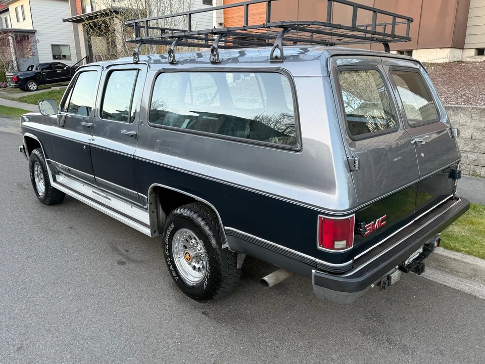 1989 GMC Suburban 7th Gen - Image 9 of 21