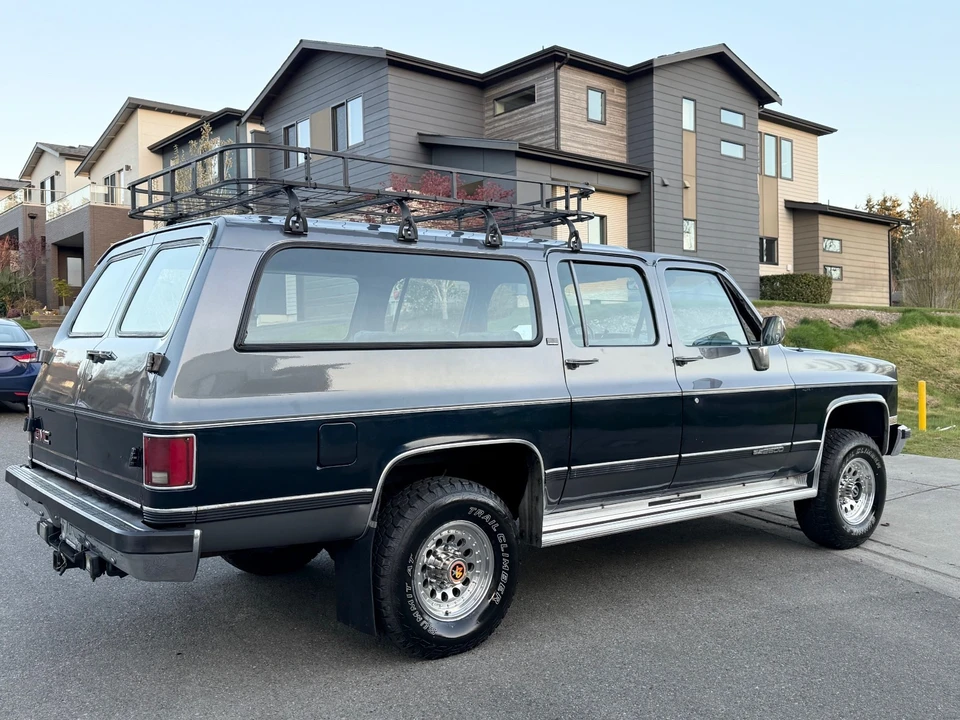 1989 GMC Suburban 7th Gen - Image 4 of 21