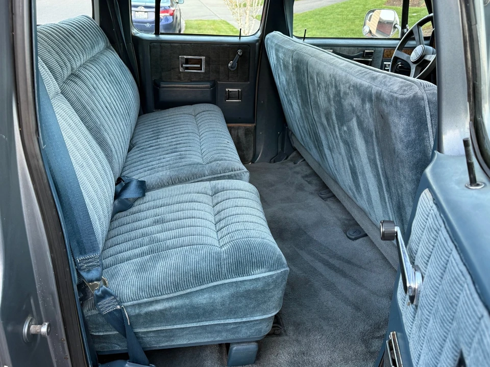 1989 GMC Suburban 7th Gen - Image 21 of 21