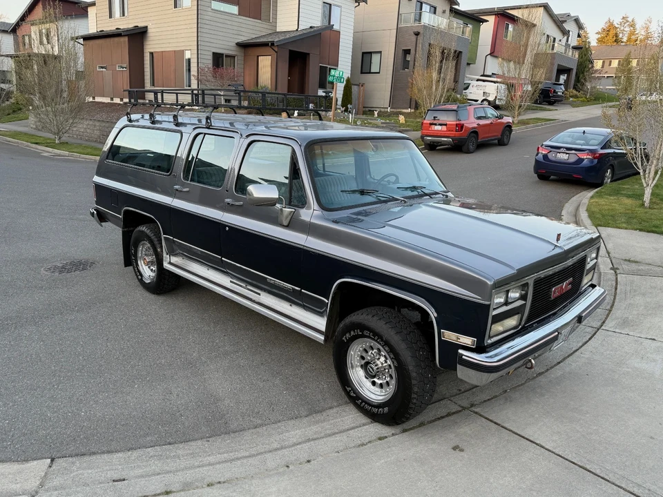1989 GMC Suburban 7th Gen - Image 6 of 21