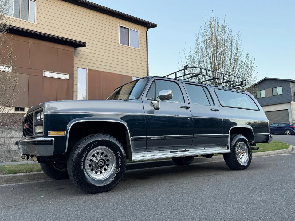1989 GMC Suburban 7th Gen - Image 11 of 21