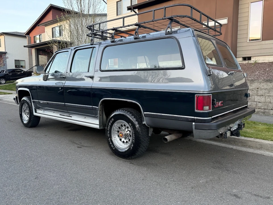 1989 GMC Suburban 7th Gen - Image 10 of 21