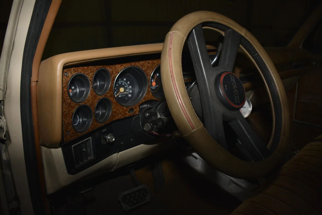 1989 GMC Suburban 7th Gen - Image 29 of 31