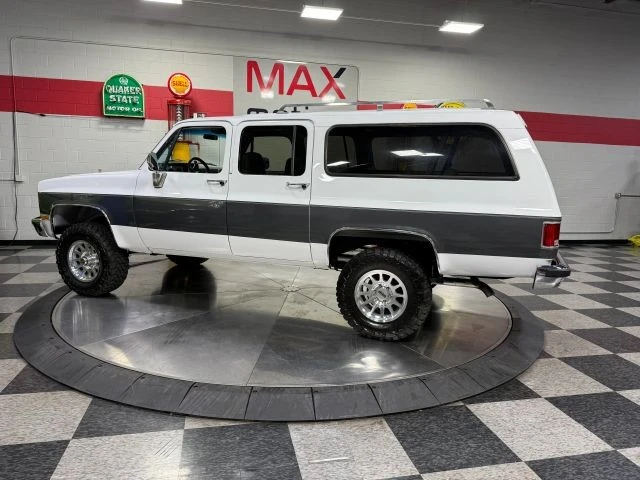 1989 GMC Suburban 7th Gen - Image 10 of 12