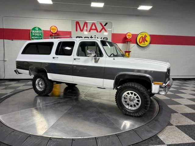 1989 GMC Suburban 7th Gen - Image 2 of 12