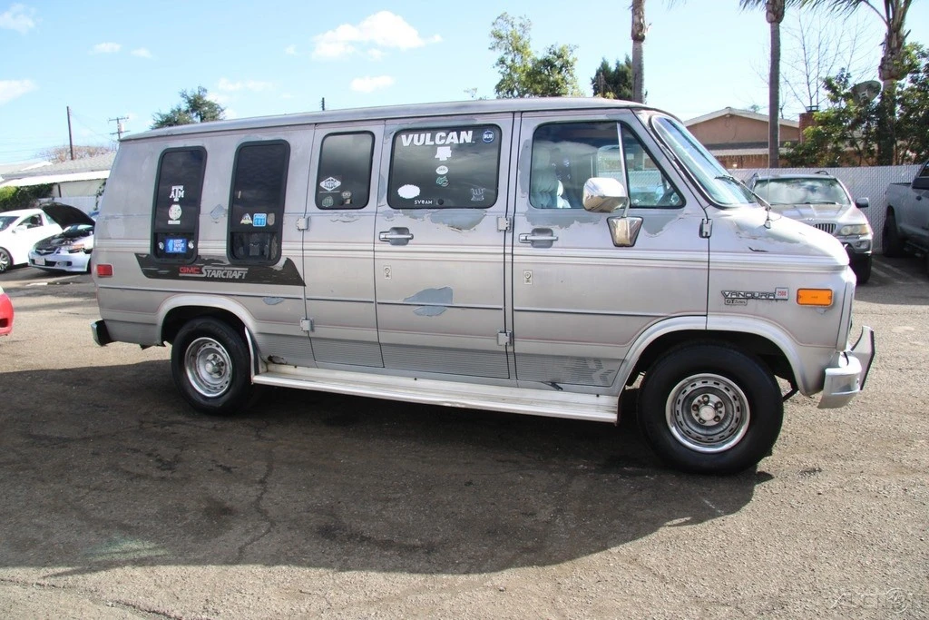 1989 GMC G-series Van - Image 9 of 21