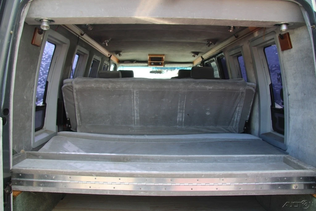 1989 GMC G-series Van - Image 19 of 21