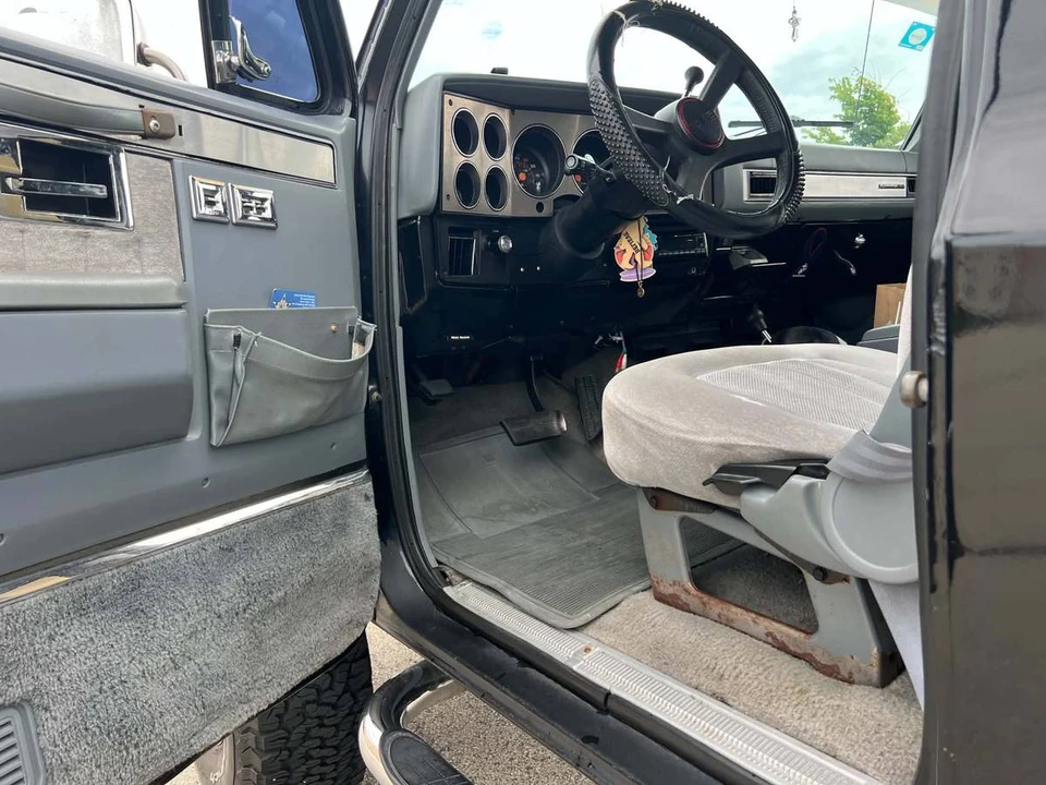 1989 GMC Jimmy 2nd Gen - Image 10 of 20