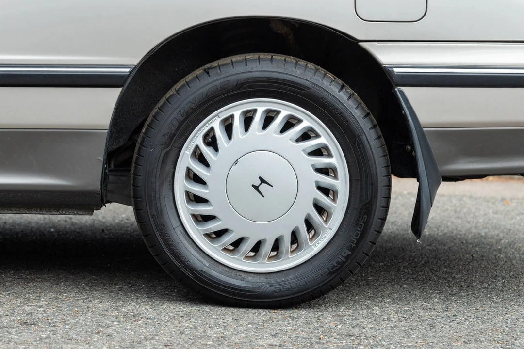 1989 Acura Legend 1st Gen - Image 21 of 30